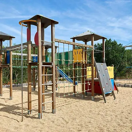 2 Au Calme Avec Terrasse, Piscine Chauffee Et Acces En Vendee - Fr-1-783-26